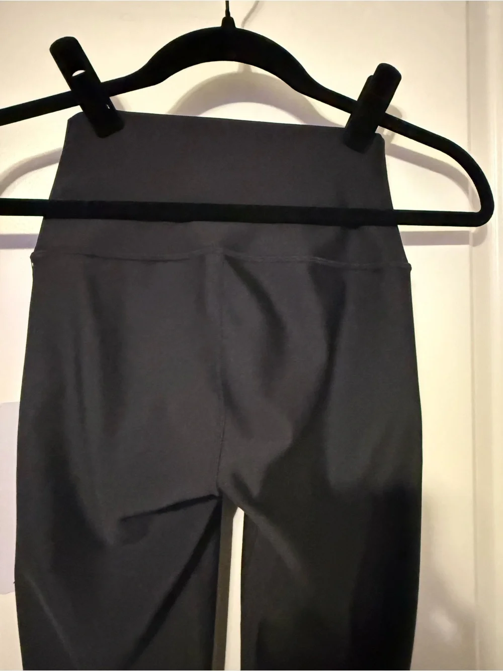 NEW! NWT! ALO Yoga High-Waist Air Lift 7/8 Black Leggings, XS, - Picture 5 of 8